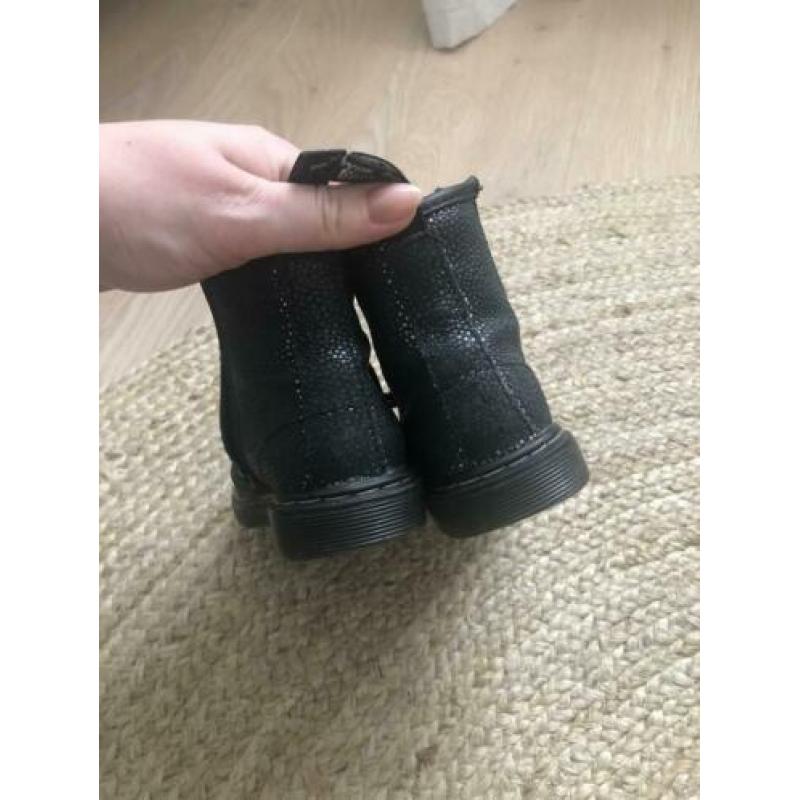 Dr Martens 27