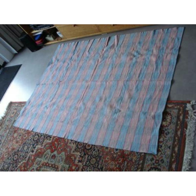 Kleed handgemaakt voor tafel of vloer 185x135 made Portugal!