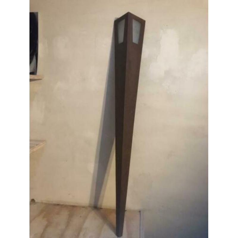 Industriële veroeste lampen