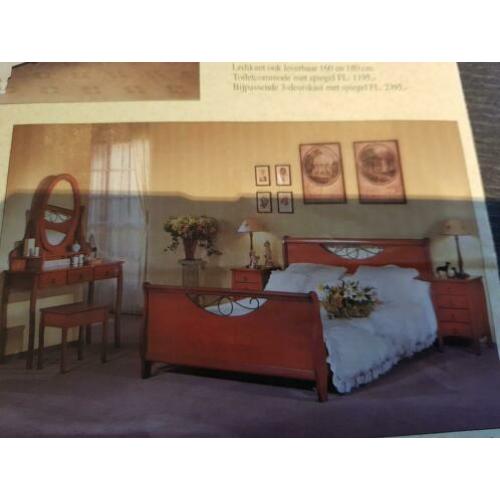 Nostalgische slaapkamer met waterbed