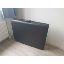 Inklapbare massagetafel