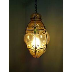 Amberkleurig Venetiaanse Murano Hanglamp. €125,-.