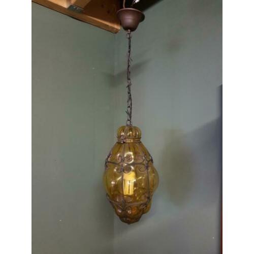 Amberkleurig Venetiaanse Murano Hanglamp. €125,-.