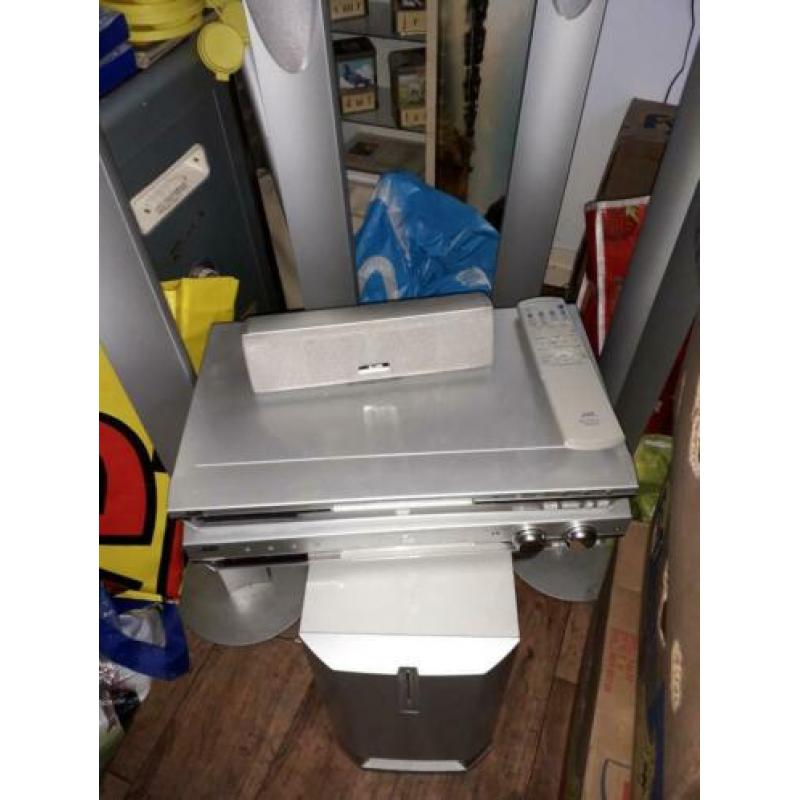 Te koop mooie home cinema set merk jvc 100% goed