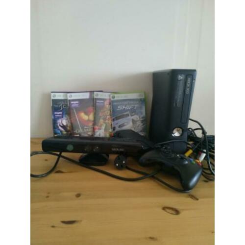 Xbox 360 slim met Kinect en 1 controler en 5 spellen