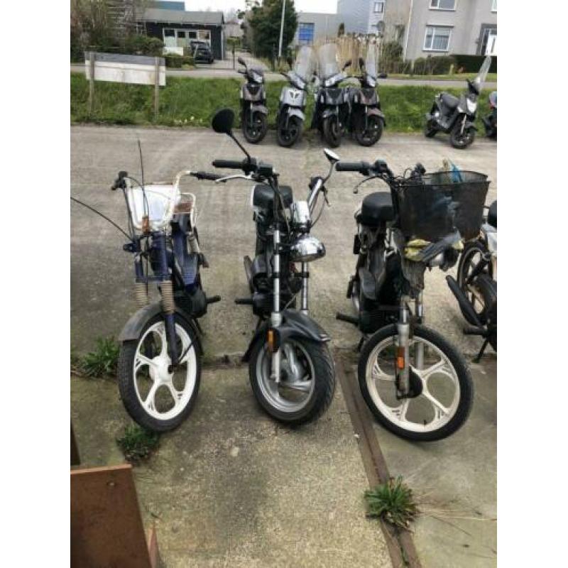 5x Tomos voor de liefhebbers.