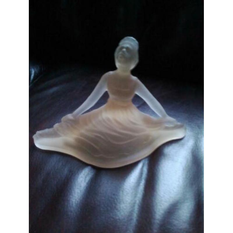 Ballerina van persglas gemaakt. Rose van kleur