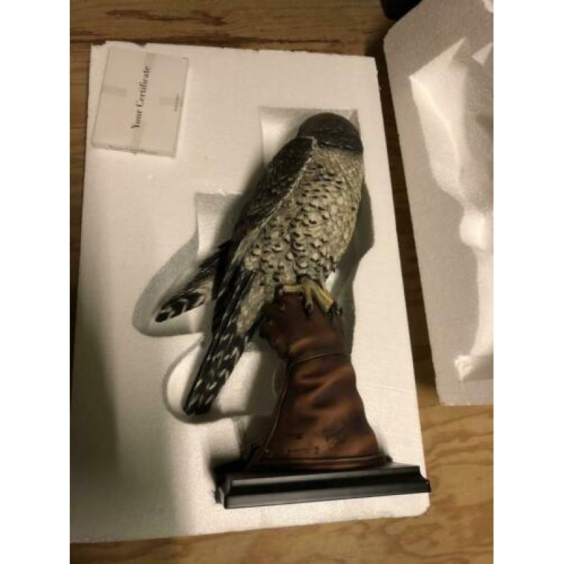 Giuseppe Armani beeld Valk op handschoen