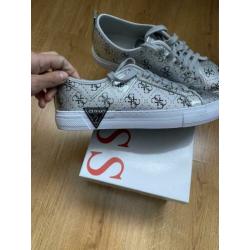 Dames sneakers nieuw 39