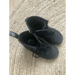 Dr Martens 27