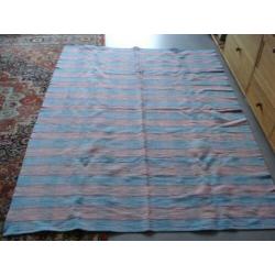 Kleed handgemaakt voor tafel of vloer 185x135 made Portugal!