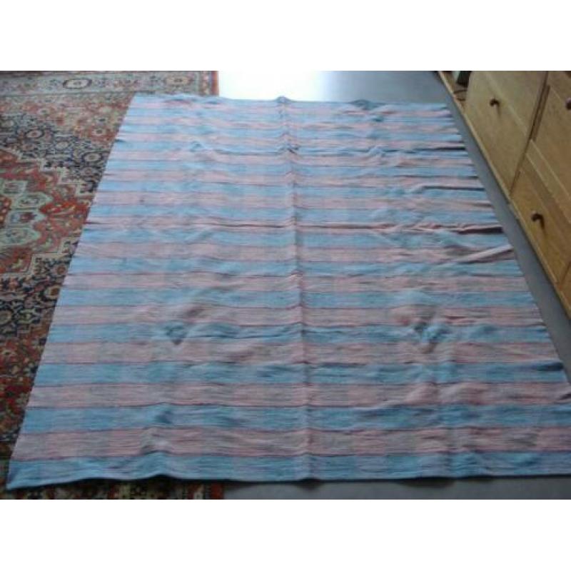 Kleed handgemaakt voor tafel of vloer 185x135 made Portugal!