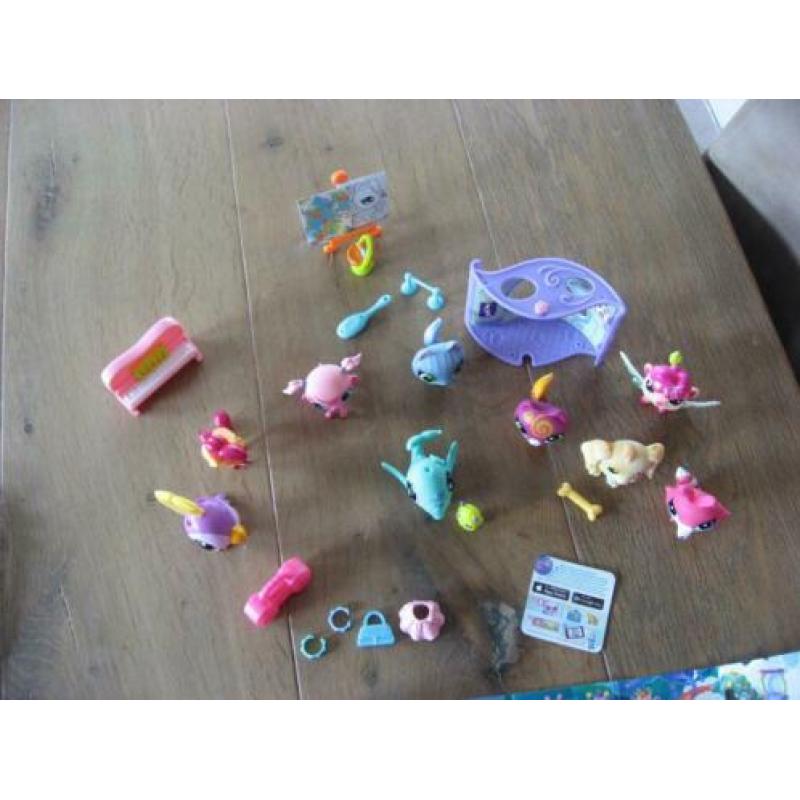 verzameling littlest Pet Shop(lps) dieren en bijbehoren