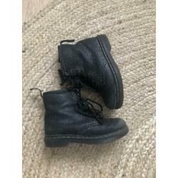 Dr Martens 27