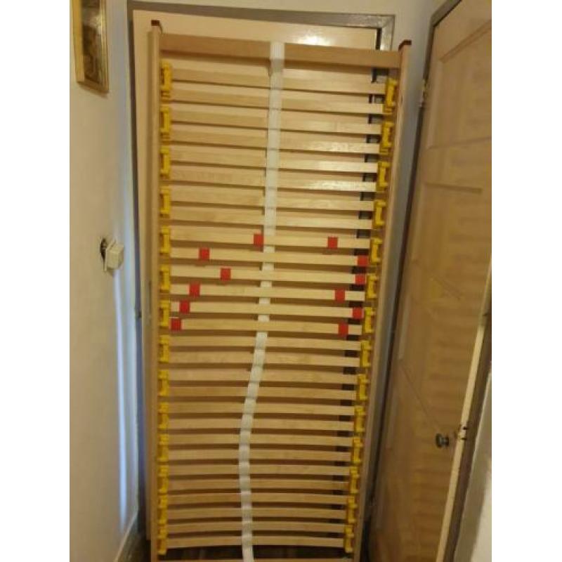 Te koop z.g.a.n. lattenbodem 80 x 200 cm