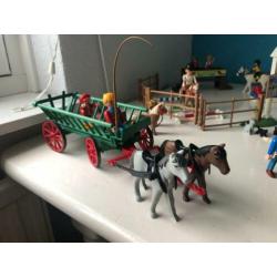 Playmobil paarden/boerderij en extra