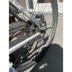 Mountainbike MTB premium lichtgewicht.chimano