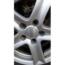 Anzio wheels aluvelgen en Bridgestone winterbanden