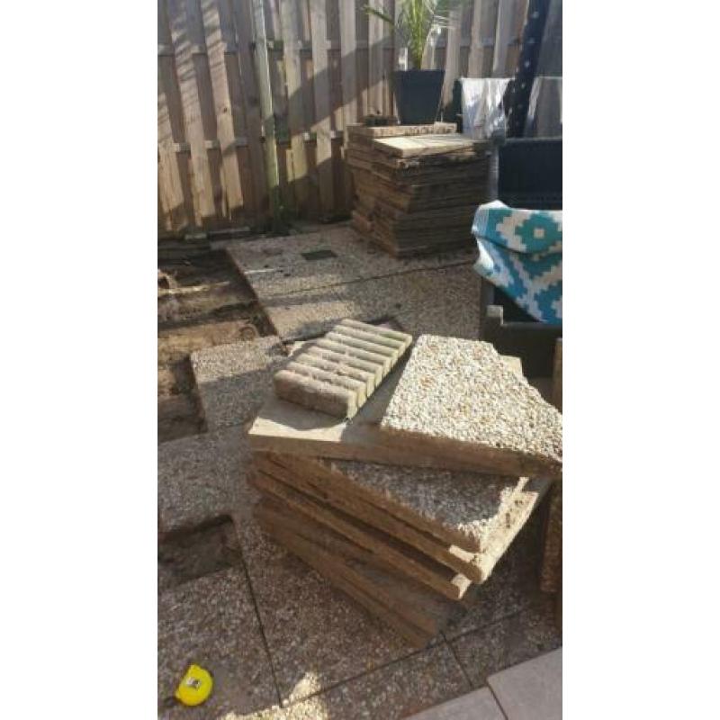 Gratis grindtegels zon 100 stuks