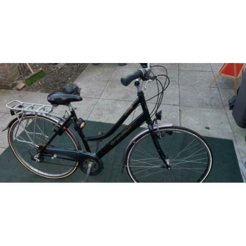 Grandeur 28 inch damesfiets 18 versnellingen