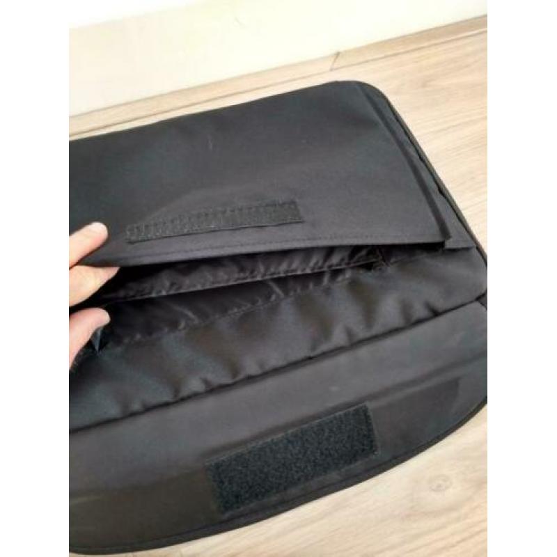 Mooie Caselogic laptop tas, draag riemen,vele opbergvakken