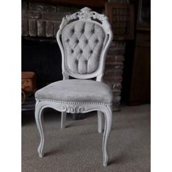 Mooie beige brocante barok stoel