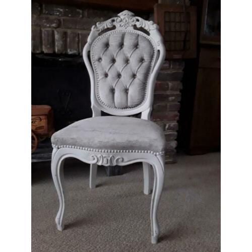 Mooie beige brocante barok stoel