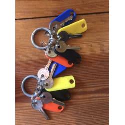 Container sloten, twee sleutels per slot.