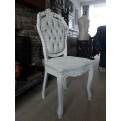 Mooie beige brocante barok stoel