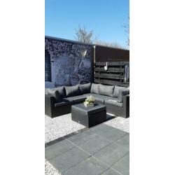 lounge set met kussen kist