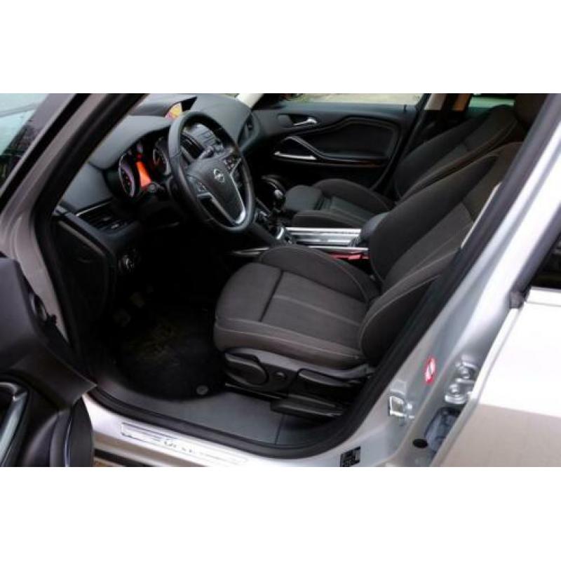 Opel Zafira Tourer 1.4 140pk Cosmo Xenon/LMV/PDC/Pano