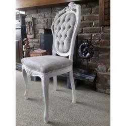 Mooie beige brocante barok stoel