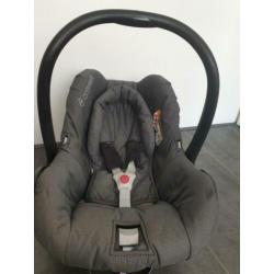 Maxi cosi met zonnescherm en voetenzak