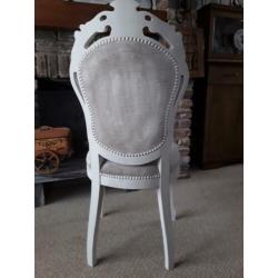 Mooie beige brocante barok stoel