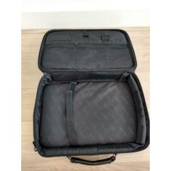 Mooie Caselogic laptop tas, draag riemen,vele opbergvakken