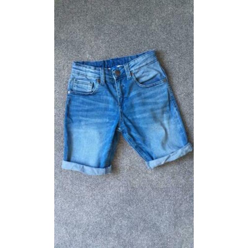 Stoere korte broek We Fashion mt 128