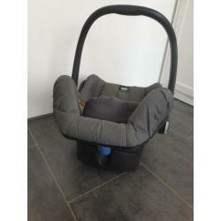 Maxi cosi met zonnescherm en voetenzak