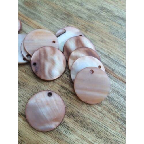 Schelpen hanger rond 25mm / 5 kleuren