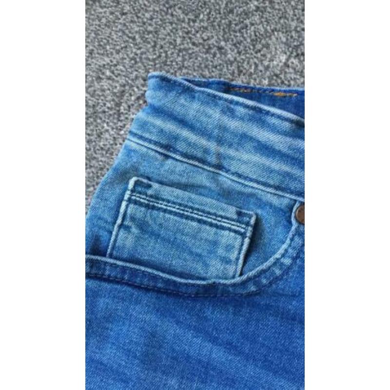 Stoere korte broek We Fashion mt 128