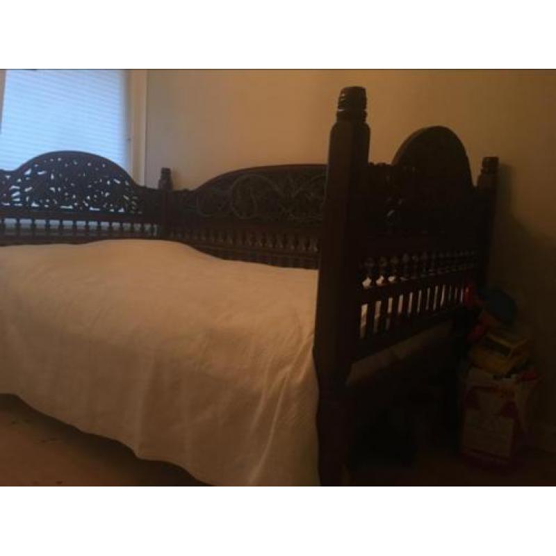 Antiek, orgineel Indonesisch Bruidsbed, lounge bed