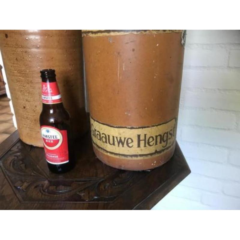 Reclame modellen van jeneverkruiken