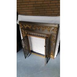 Antiek open haard scherm met deurtjes
