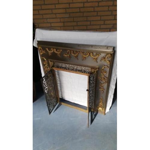 Antiek open haard scherm met deurtjes