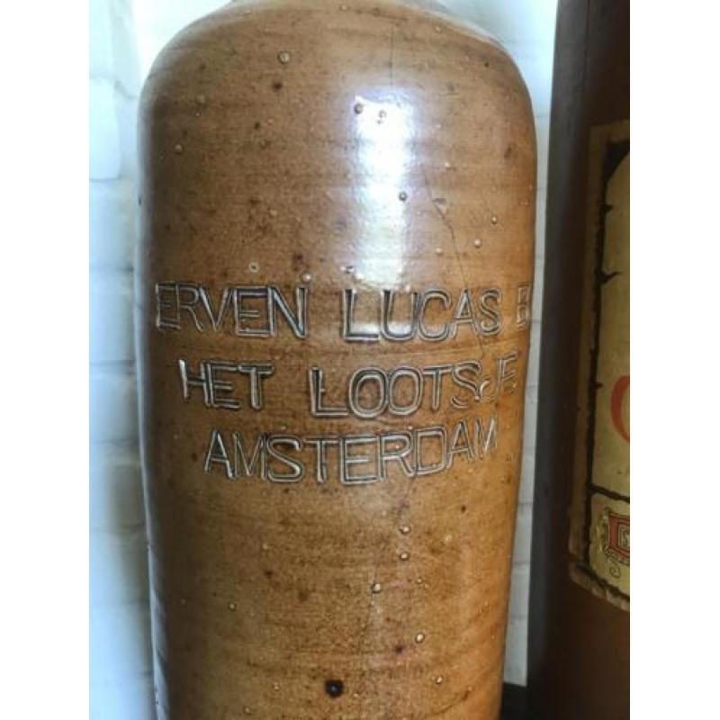 Reclame modellen van jeneverkruiken