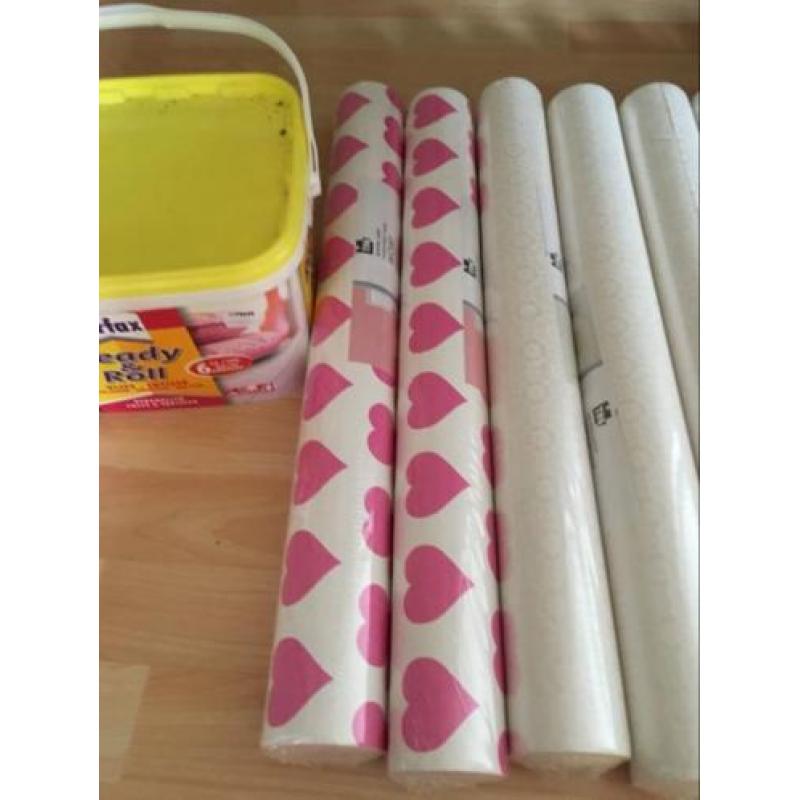 7 rollen behang en behanglijm