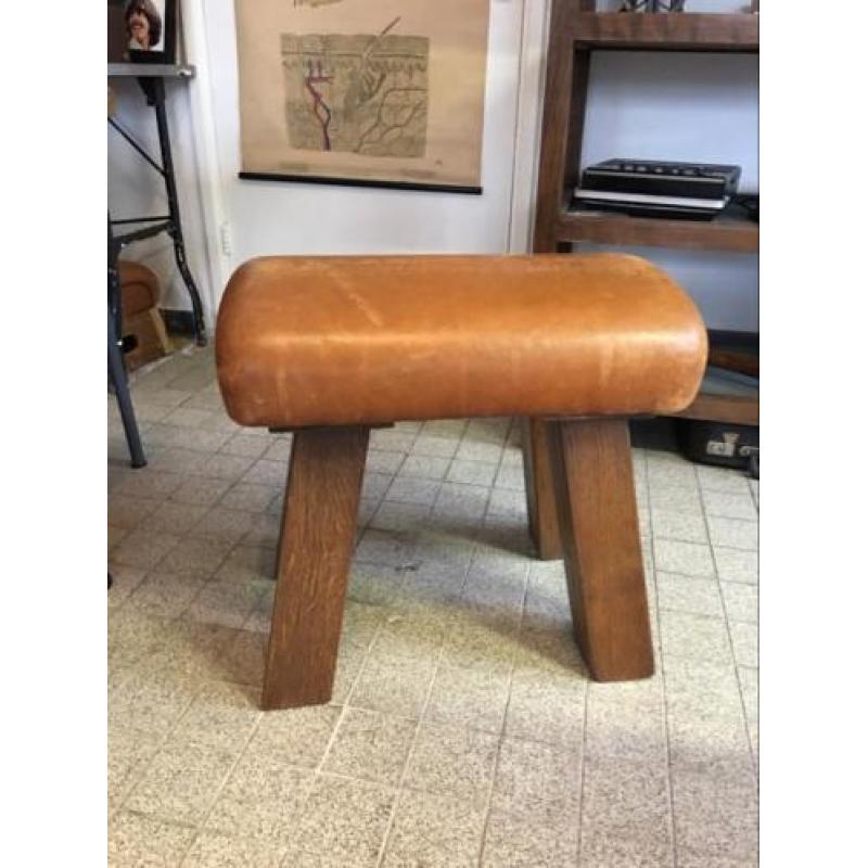 Vintage gymbok kruk / hocker