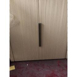 INTERLÜBKE dressoir beige met zwart KOOPJE! MOET WEG!