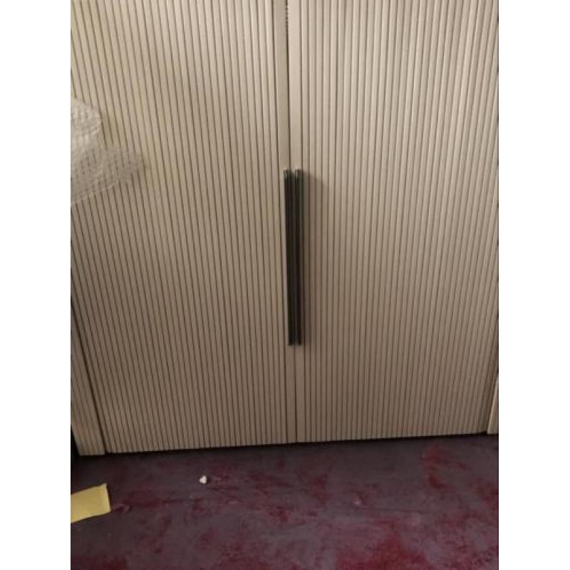INTERLÜBKE dressoir beige met zwart KOOPJE! MOET WEG!