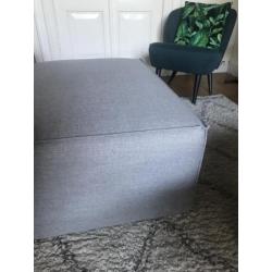 WOOOD hocker / poef grijs, zo goed als nieuw!