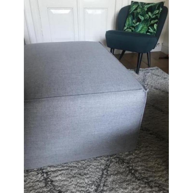 WOOOD hocker / poef grijs, zo goed als nieuw!